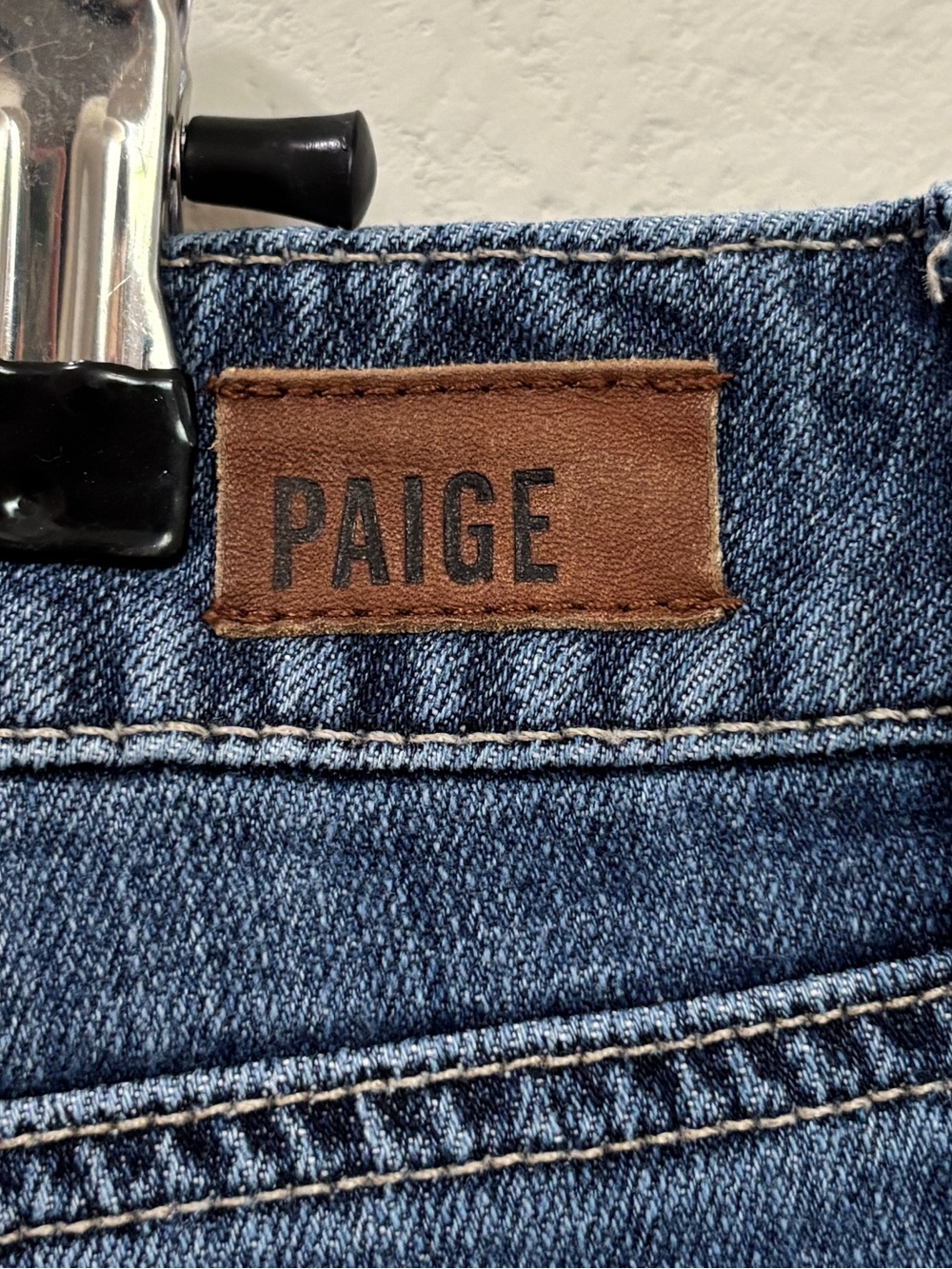 PAIGE Jimmy Jimmy Mid-Rise Denim Shorts Distressed Cuffed Size 26 - Picture 3 of 7